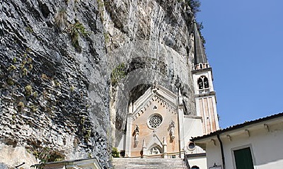 Madonna della Corona Basiliek in Spiazzi